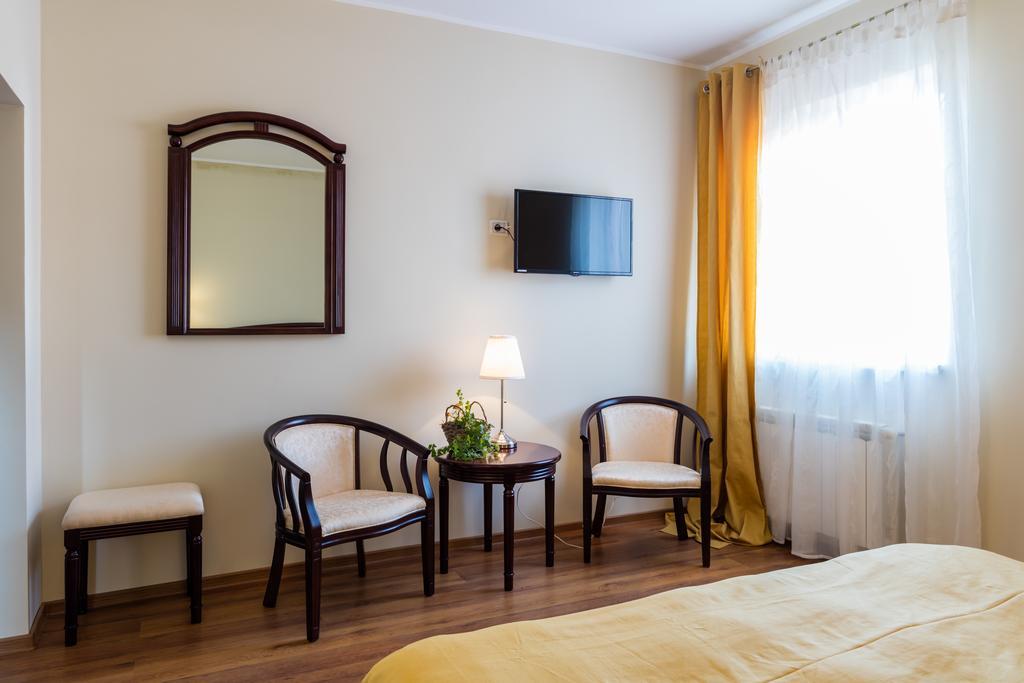 Pensiunea Boema Piatra Neamţ Exterior foto