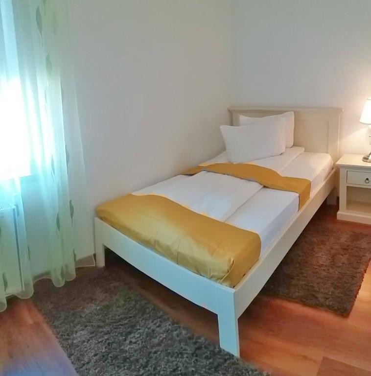 Pensiunea Boema Piatra Neamţ Exterior foto